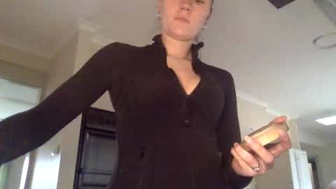 Snapshot of daisycollins1111 chatting on 05/28/26, 02:42 Daisy online show from 05/28/26, 02:42