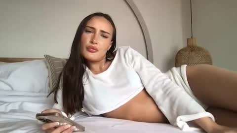 Daisy online show from 09/19/25, 02:02