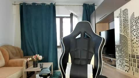 Beatrice online show from 04/15/26, 10:22