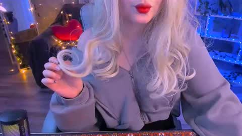 Daisy online show from 02/18/26, 01:40