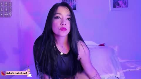 dakostelee1_ online show from 09/18/25, 10:23
