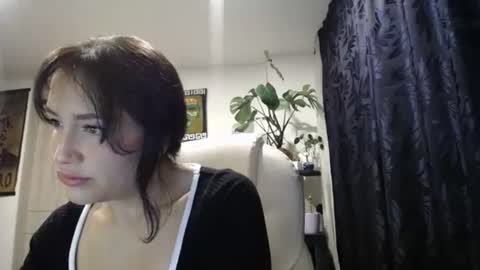 IG  dakotasofiaa online show from 01/21/25, 02:00