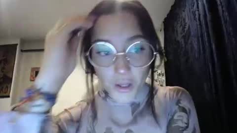 IG  dakotasofiaa online show from 02/14/25, 01:34