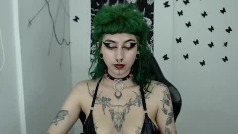 Snapshot of dakota_krall_ chatting on 12/12/24, 05:31 dakota online show from 12/12/24, 05:31