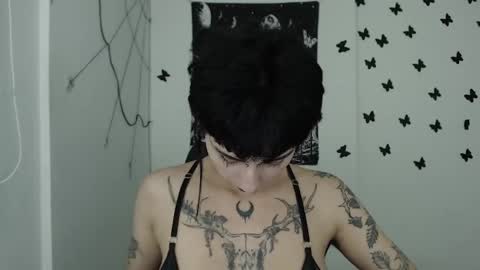 Snapshot of dakota_krall_ chatting on 02/13/25, 02:45 dakota online show from 02/13/25, 02:45