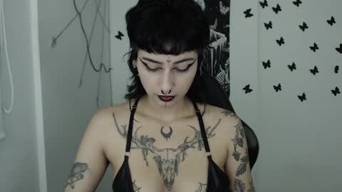 Snapshot of dakota_krall_ chatting on 02/16/25, 01:36 dakota online show from 02/16/25, 01:36