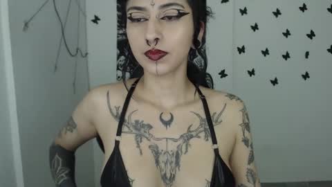 Snapshot of dakota_krall_ chatting on 03/01/25, 01:43 dakota online show from 03/01/25, 01:43