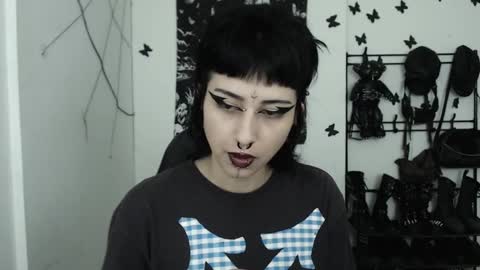 Snapshot of dakota_krall_ chatting on 09/18/25, 10:28 dakota online show from 09/18/25, 10:28