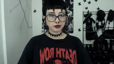 Snapshot of dakota_krall_ chatting on 10/28/25, 03:54 dakota online show from 10/28/25, 03:54