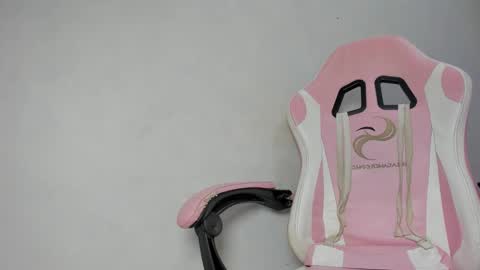 dakota_x18 online show from 02/11/26, 10:26