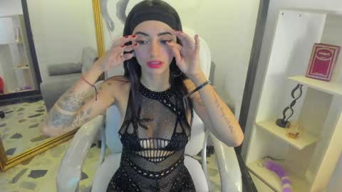 Snapshot of dakotababy_ chatting on 05/19/26, 01:56 Dakota Baby online show from 05/19/26, 01:56