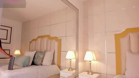    online show from 10/07/25, 03:58