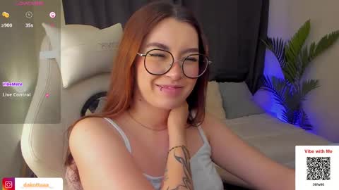dakottaa__ online show from 02/12/25, 02:14