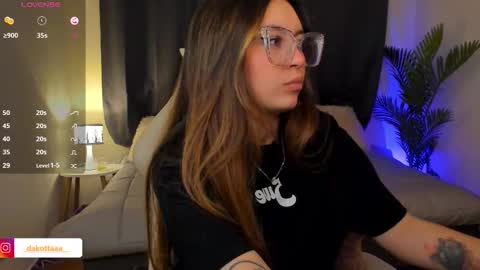 dakottaa__ online show from 01/05/26, 11:41