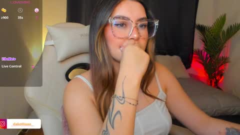 dakottaa__ online show from 03/30/26, 11:39