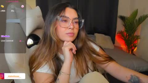 dakottaa__ online show from 04/16/26, 12:11