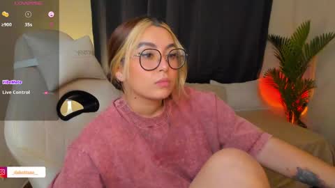 dakottaa__ online show from 06/03/26, 12:13