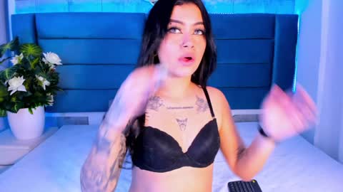 Snapshot of dakottahill chatting on 01/20/25, 03:04   online show from 01/20/25, 03:04