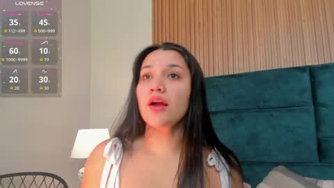 Snapshot of dalia_alissa chatting on 06/08/26, 12:38 Violeta online show from 06/08/26, 12:38