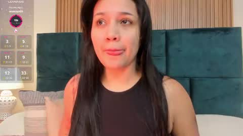 Snapshot of dalia_alissa chatting on 07/07/26, 12:09 Violeta online show from 07/07/26, 12:09