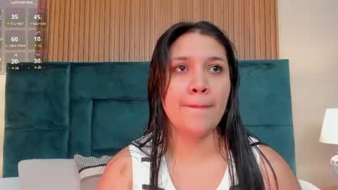 Snapshot of dalia_alissa chatting on 07/11/26, 12:19 Violeta online show from 07/11/26, 12:19