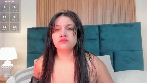 Snapshot of dalia_alissa chatting on 07/23/26, 12:14 Violeta online show from 07/23/26, 12:14