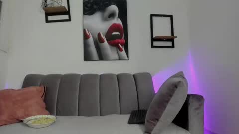 dalia_lux_ online show from 09/15/25, 01:44