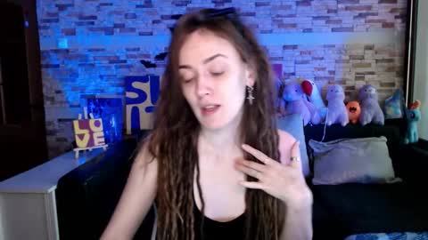 Dalia  online show from 11/17/25, 09:37