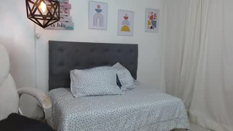 Dalila online show from 10/17/25, 01:25