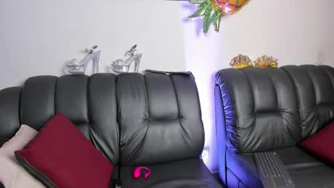 Dalila Lu online show from 11/08/25, 12:16