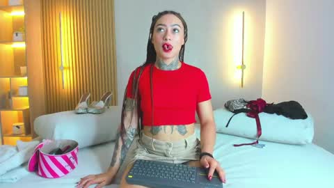 Snapshot of dalila_sette chatting on 05/19/26, 11:27 dalila sette online show from 05/19/26, 11:27