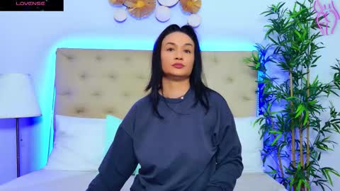 daliyaa_ online show from 10/21/25, 11:55