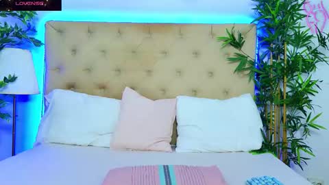 daliyaa_ online show from 12/03/25, 12:58