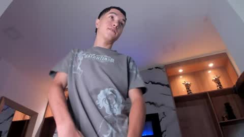 Snapshot of dallen_grant chatting on 05/04/26, 12:23 Dallen Grant online show from 05/04/26, 12:23