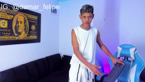Snapshot of damar_felipe chatting on 01/12/25, 07:00 damar_felipe online show from 01/12/25, 07:00