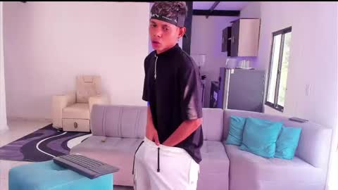 Snapshot of damar_felipe chatting on 02/12/25, 01:37 damar_felipe online show from 02/12/25, 01:37