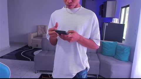 Snapshot of damar_felipe chatting on 02/16/25, 03:38 damar_felipe online show from 02/16/25, 03:38