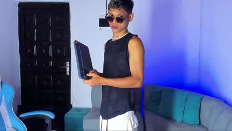 Snapshot of damar_felipe chatting on 03/06/25, 05:24 damar_felipe online show from 03/06/25, 05:24