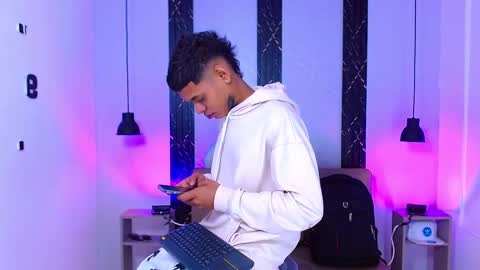Snapshot of damar_felipe chatting on 10/11/25, 04:33 damar_felipe online show from 10/11/25, 04:33
