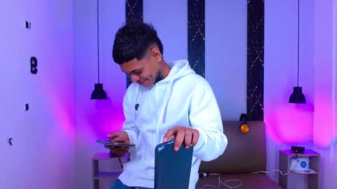 Snapshot of damar_felipe chatting on 10/12/25, 04:11 damar_felipe online show from 10/12/25, 04:11