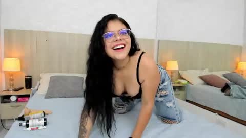 Snapshot of damaris_ponce chatting on 06/21/26, 03:31 Damaris Ponce online show from 06/21/26, 03:31
