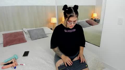 Snapshot of damaris_ponce chatting on 06/29/26, 03:46 Damaris Ponce online show from 06/29/26, 03:46