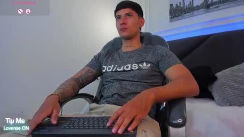 DAMIAN online show from 02/02/26, 01:21