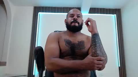 Snapshot of damian64436171 chatting on 05/14/26, 03:35 damian64436171 online show from 05/14/26, 03:35