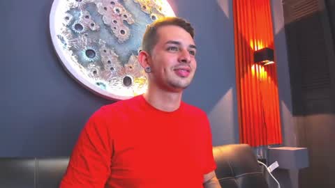 Snapshot of damian__oliver chatting on 12/16/24, 07:26 Damian Oliver online show from 12/16/24, 07:26