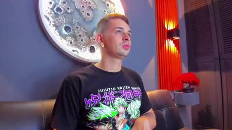 Snapshot of damian__oliver chatting on 12/24/24, 06:22 Damian Oliver online show from 12/24/24, 06:22