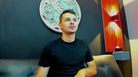 Snapshot of damian__oliver chatting on 01/16/25, 05:21 Damian Oliver online show from 01/16/25, 05:21