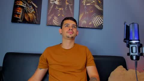 Snapshot of damian__oliver chatting on 02/24/25, 02:08 Damian Oliver online show from 02/24/25, 02:08