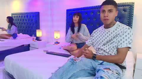 DAMIAN AND ROXANNE.  online show from 09/11/25, 12:27