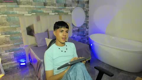 Snapshot of damian_tay chatting on 04/26/26, 11:52 damian_tay online show from 04/26/26, 11:52